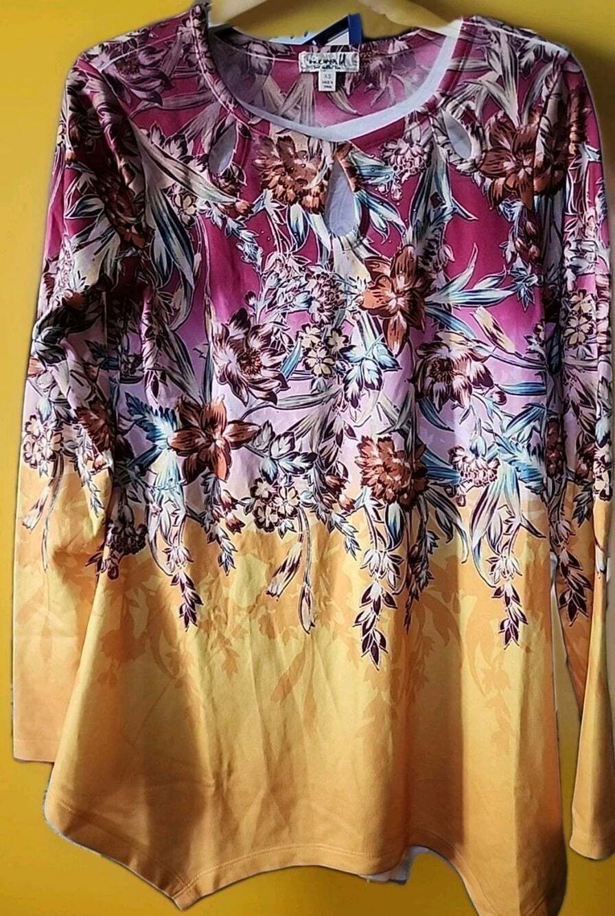 One World Womens XS Floral Print Tshirt Tunic Top NWT B7 Excellent Rhinestones